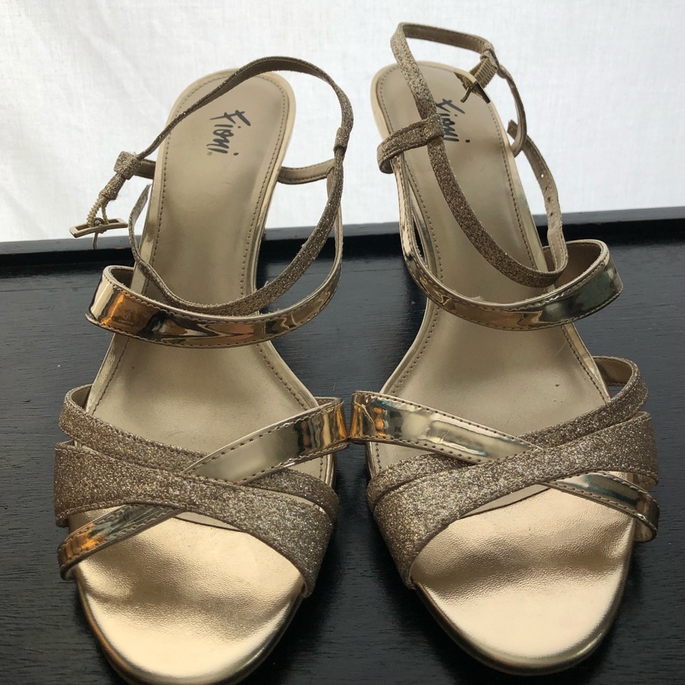 2 inch gold heels